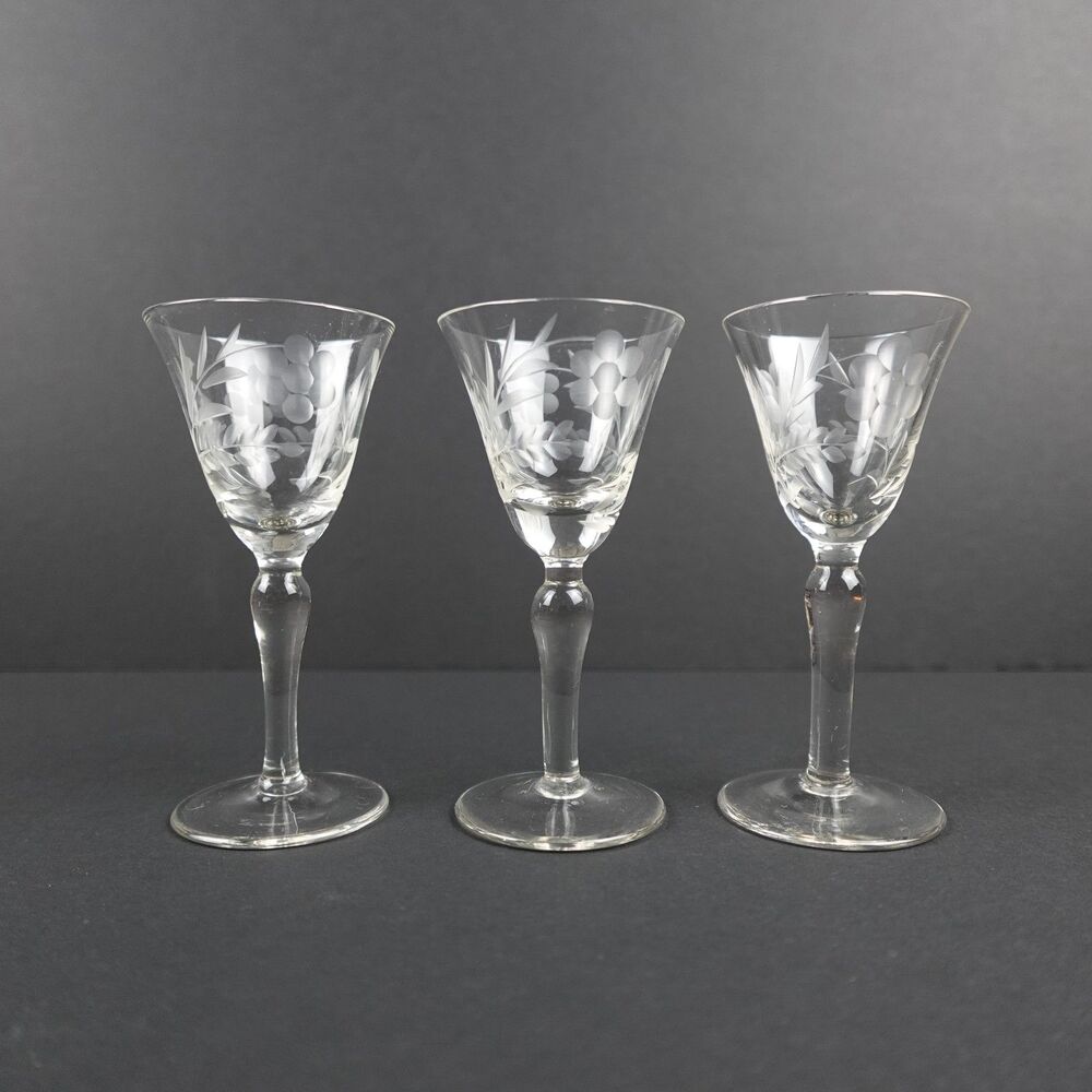 Set of 3 Vintage Etched Clear Glass Cordial Liqueur Shot Glasses Grape Vine